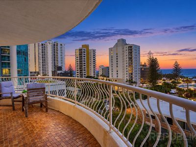 6B / 30 LAYCOCK STREET, Surfers Paradise