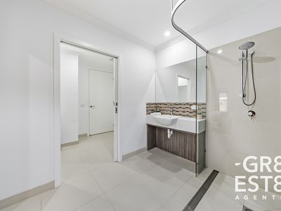 66  Banjo Circuit, Lynbrook