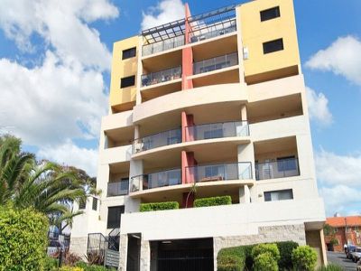 13 / `1 Governors Lane, Wollongong