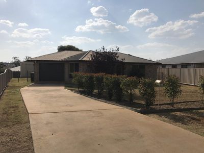 82 Windsor Circle, Kingaroy