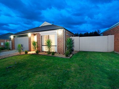 10 Chatswood Drive, Narre Warren South