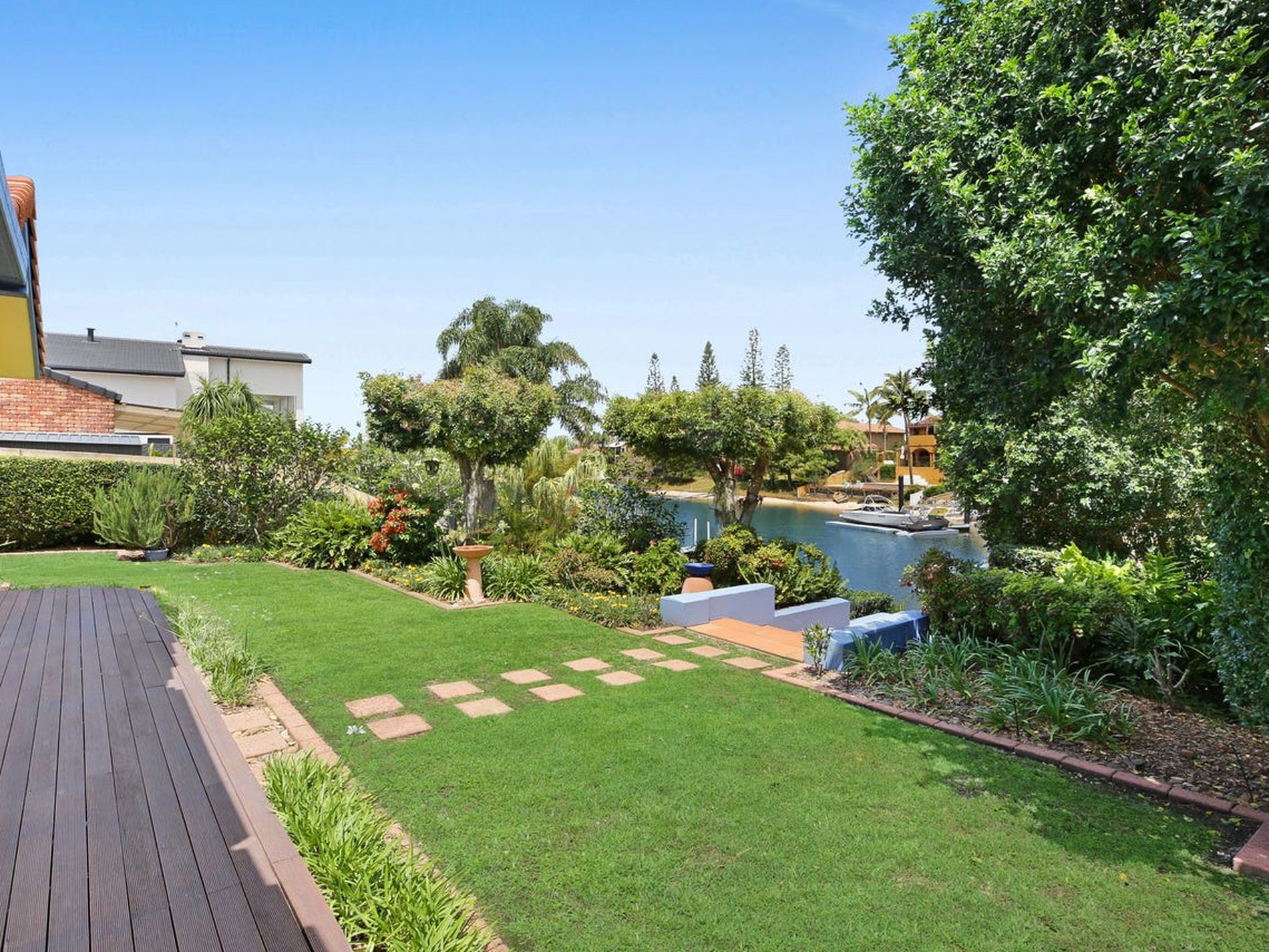 33 Selkirk Ave, Benowa