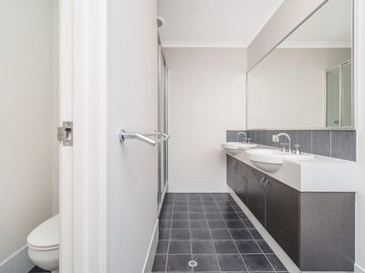 21 Pexton Drive, South Guildford
