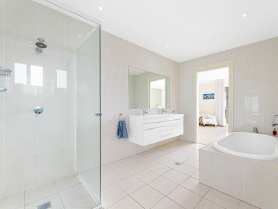 30 Lake View Drive, Wallaga Lake