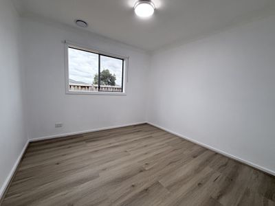 1215 Ison Road, Manor Lakes