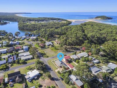 21 Beach Street, Lake Tabourie
