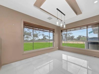 85 Lakeview Drive, Mickleham