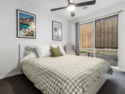 4 Cameron Court, Somerville