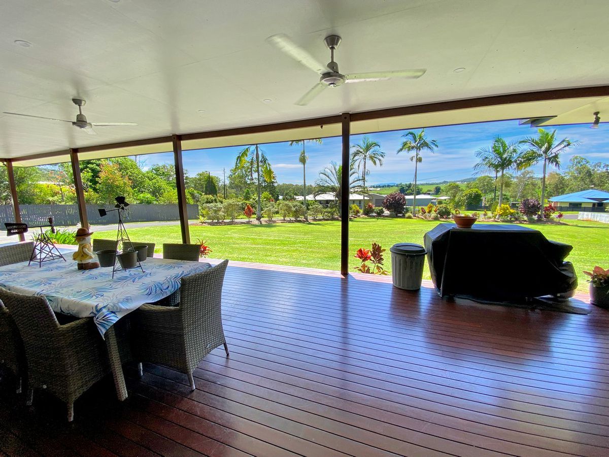 2 Larfield Close, Atherton
