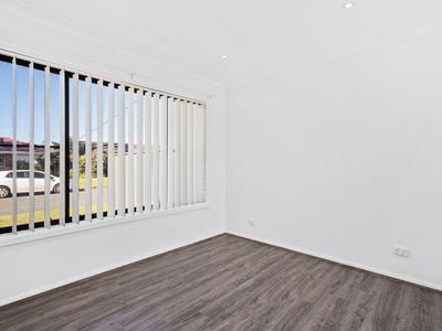 2 / 1 Oakland Avenue, Windang