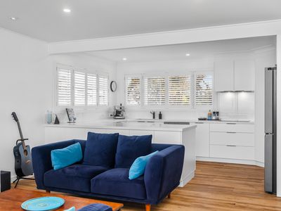 46 Sunset Strip, Manyana