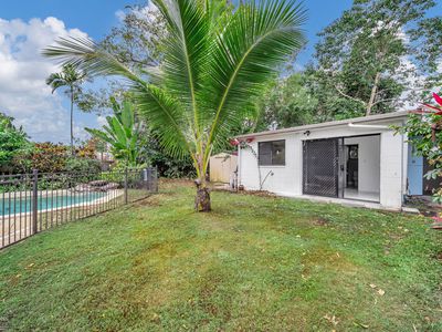 8 Mimosa Street, Holloways Beach
