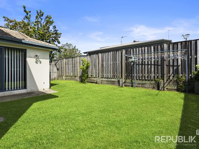 1 / 26 Witheren Circuit, Pacific Pines