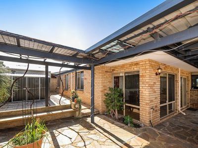 2 Tipuana Pl, Edgewater