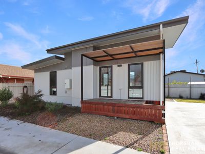 2 / 24 Begg Street, Horsham