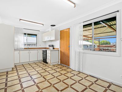26 Deakin St, Oak Flats