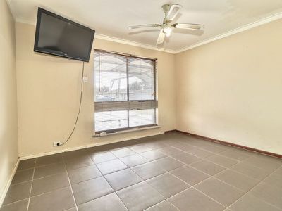 36 Clovelly Way , Warnbro