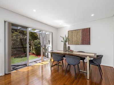 1 / 8 Carson Street, Dundas Valley