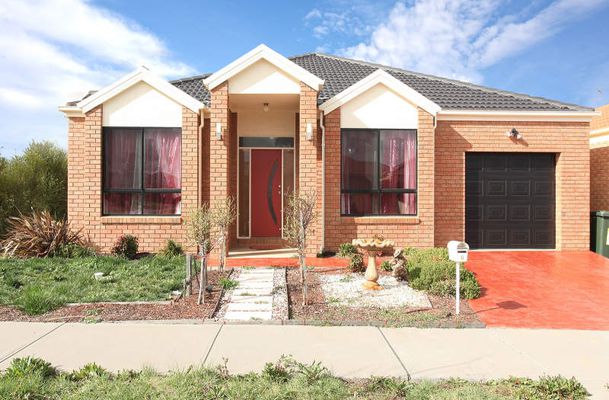 8 Tallarook Street, Craigieburn