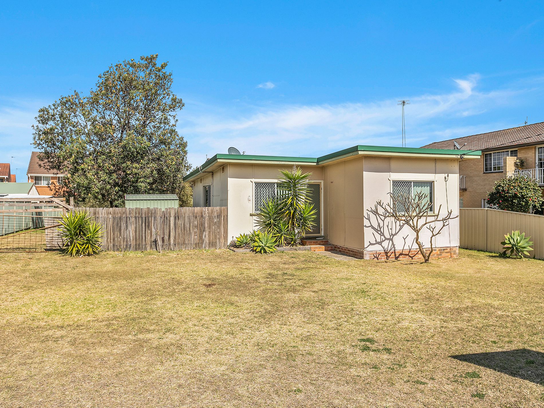 76 Peterborough Avenue, Lake Illawarra