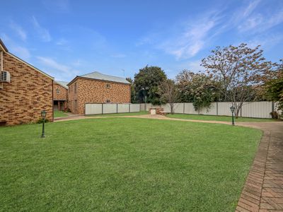 7 / 77 Bultje Street, Dubbo