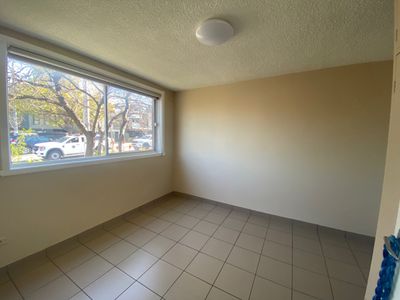 2 / 34 Geelong Road, Footscray