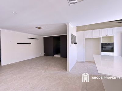 12 Catalpa Crescent, South Lake