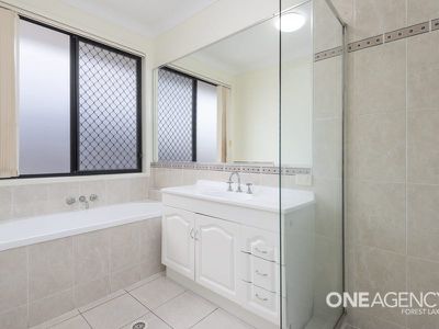 12 Admiral Crescent, Springfield Lakes