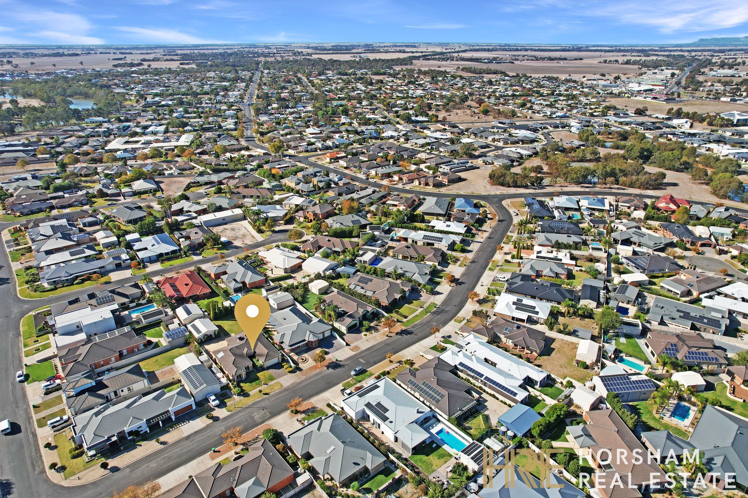 16 Burnett Street, Horsham