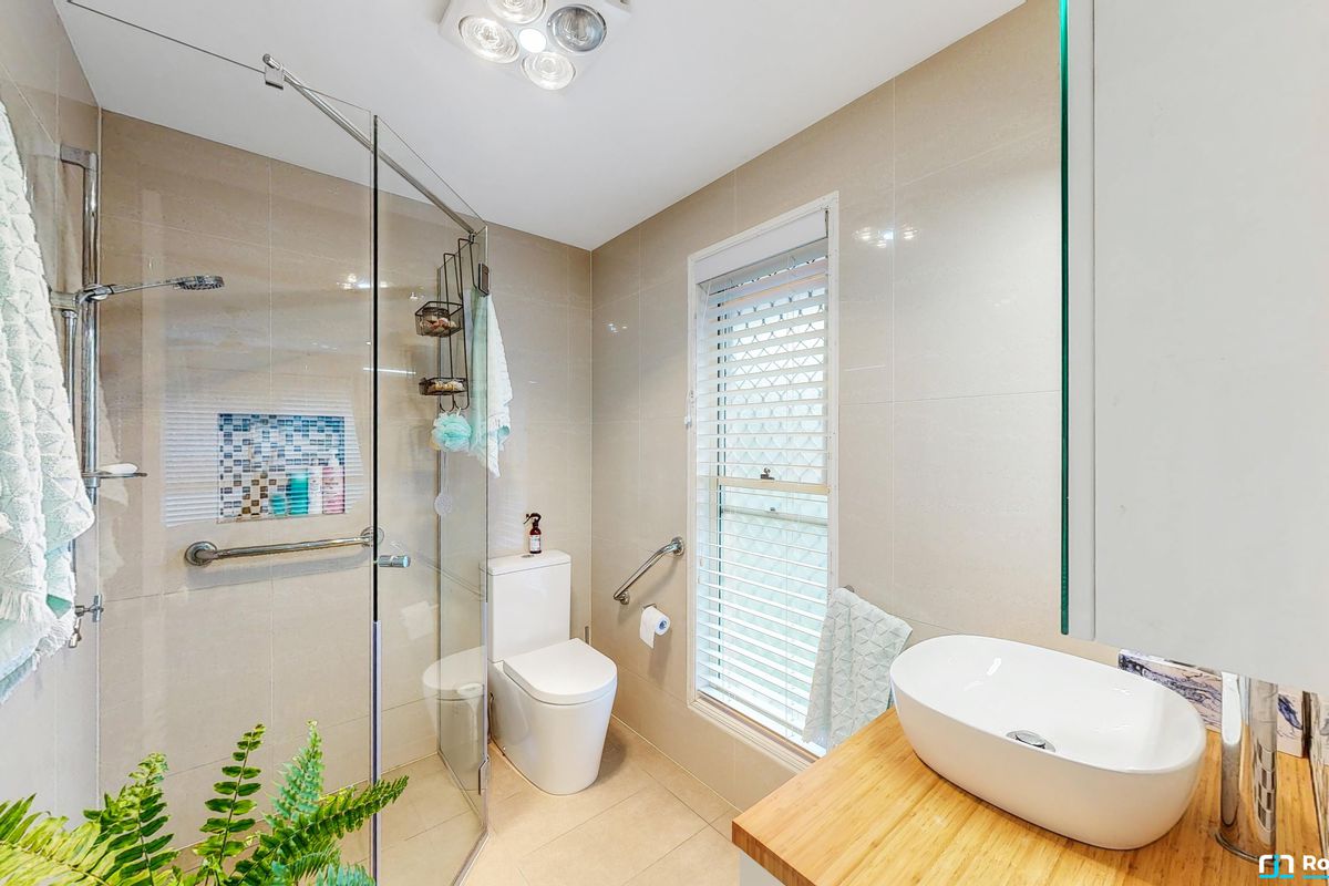 8 Hoylake Court, Tewantin