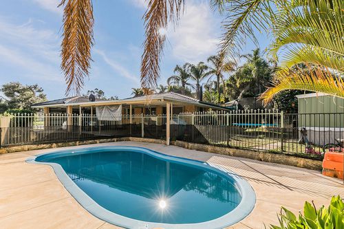 11 Mercer Court, Leda