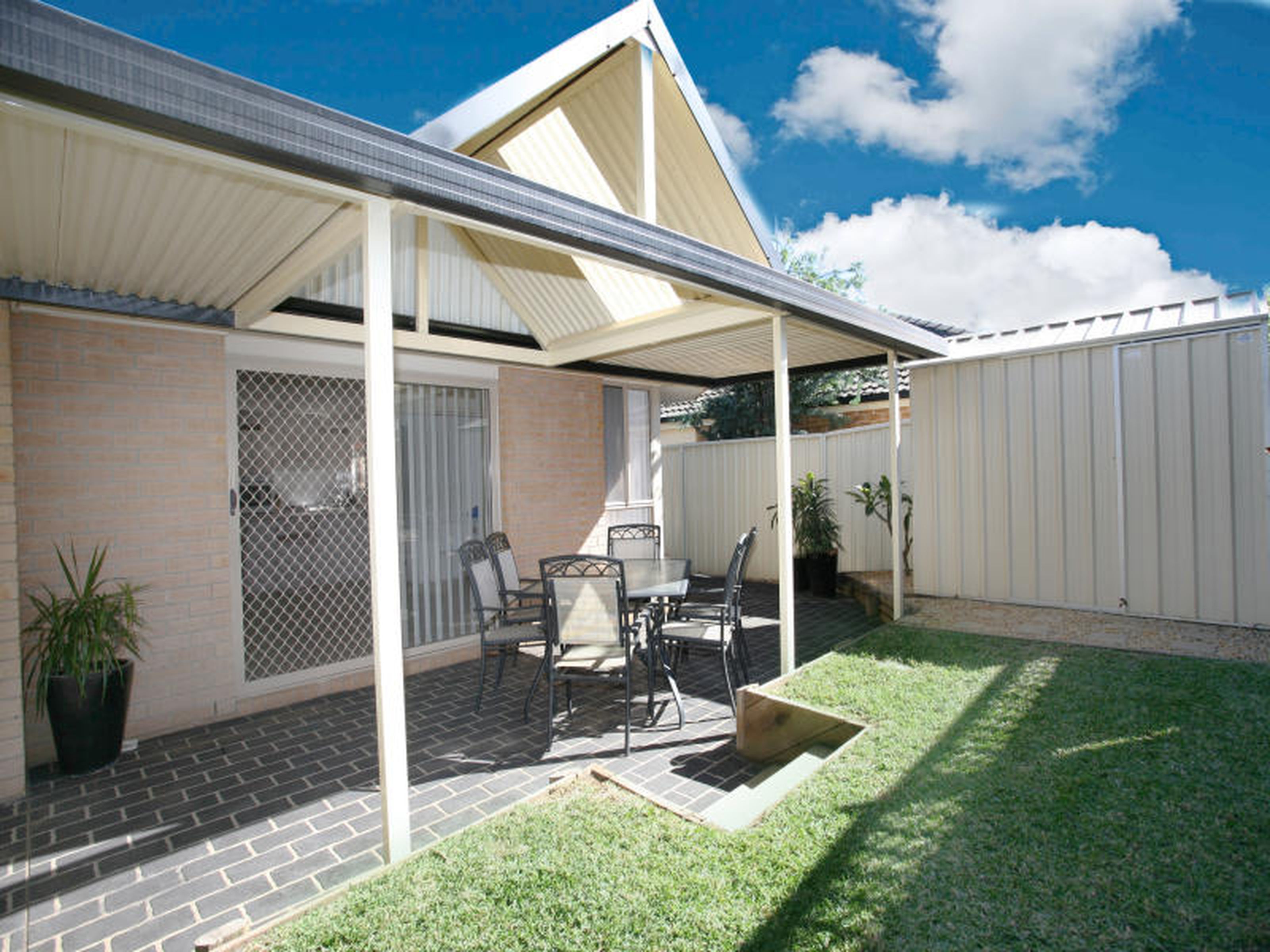 25 Dara Crescent, GLENMORE PARK