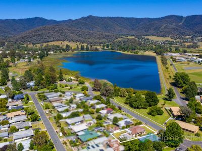 74 Lakeside Avenue, Mount Beauty