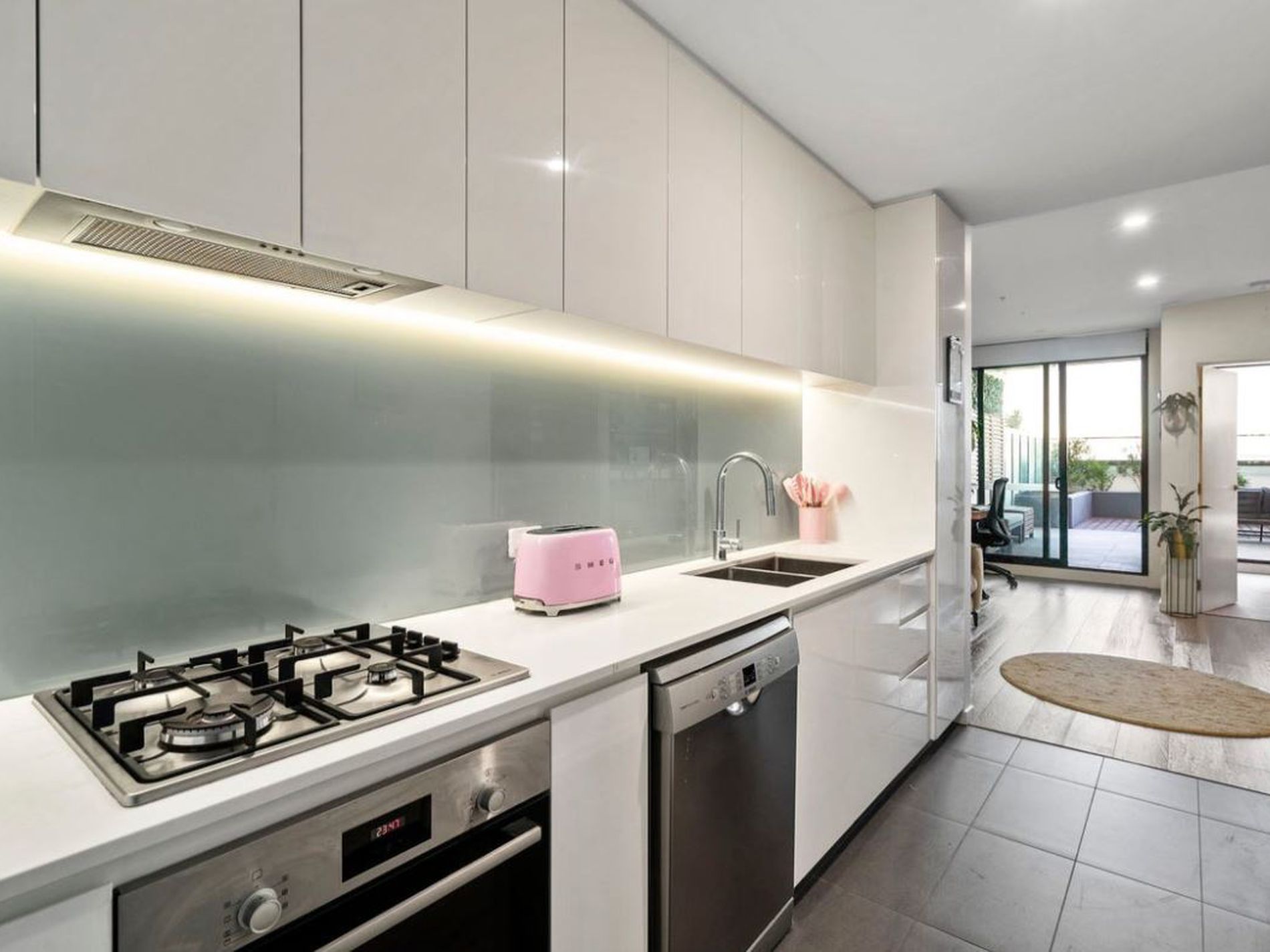 606D / 4 Tannery Walk, Footscray