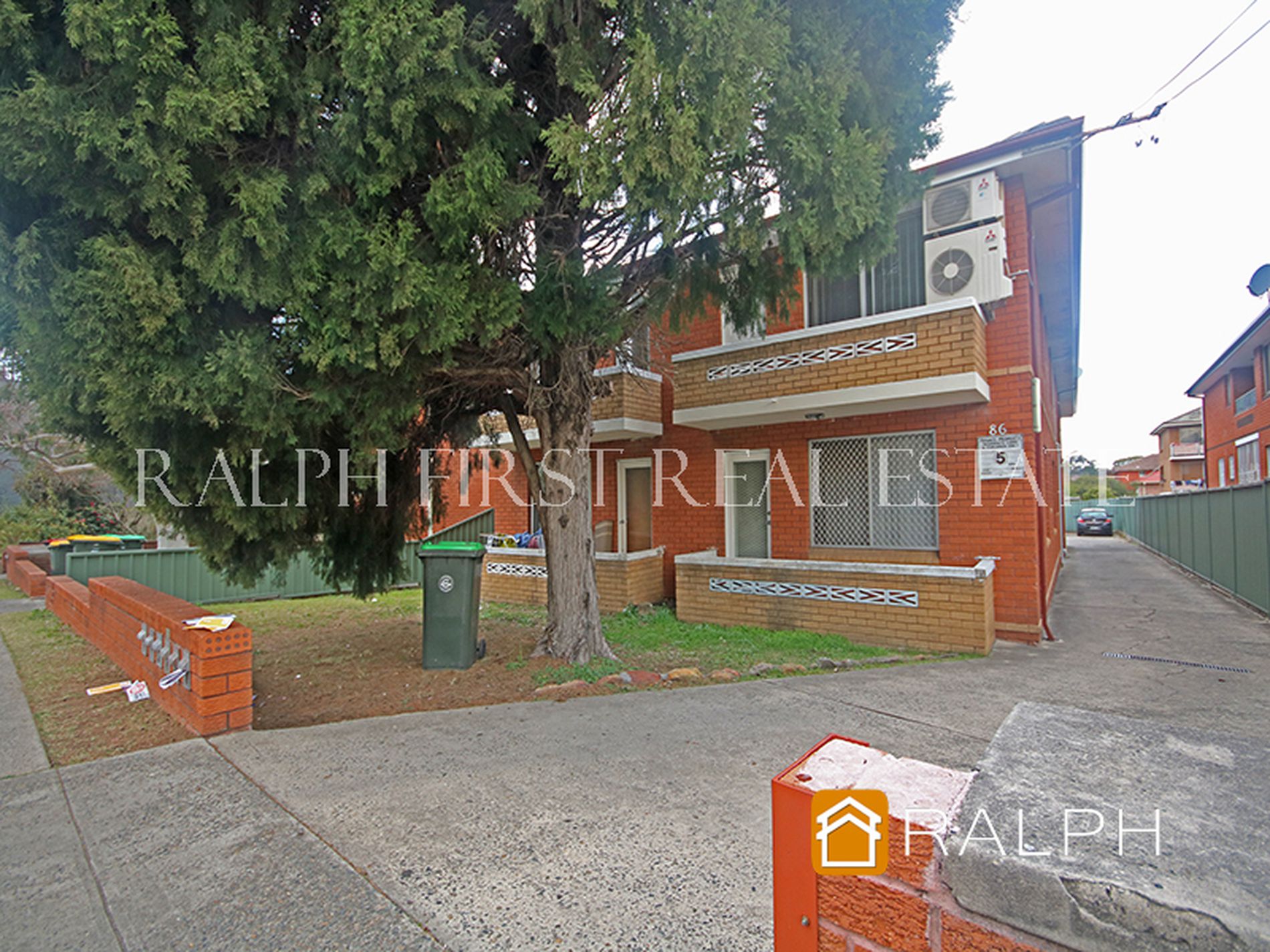 1 / 86 The Boulevarde, Lakemba