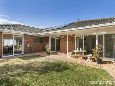 17 Rebecca Crescent, Altona Meadows