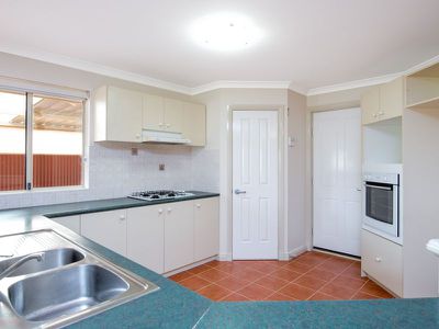 25 Longmore Parade, Broadwood