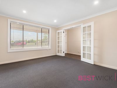 18 Elphinstone Place, Windradyne