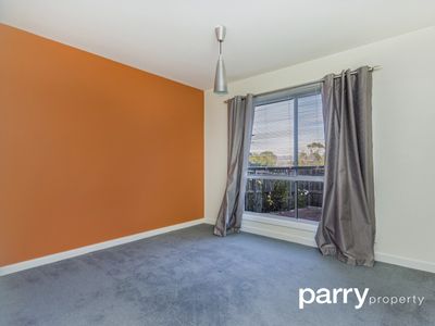 2/15 Rothesay Close, Newnham