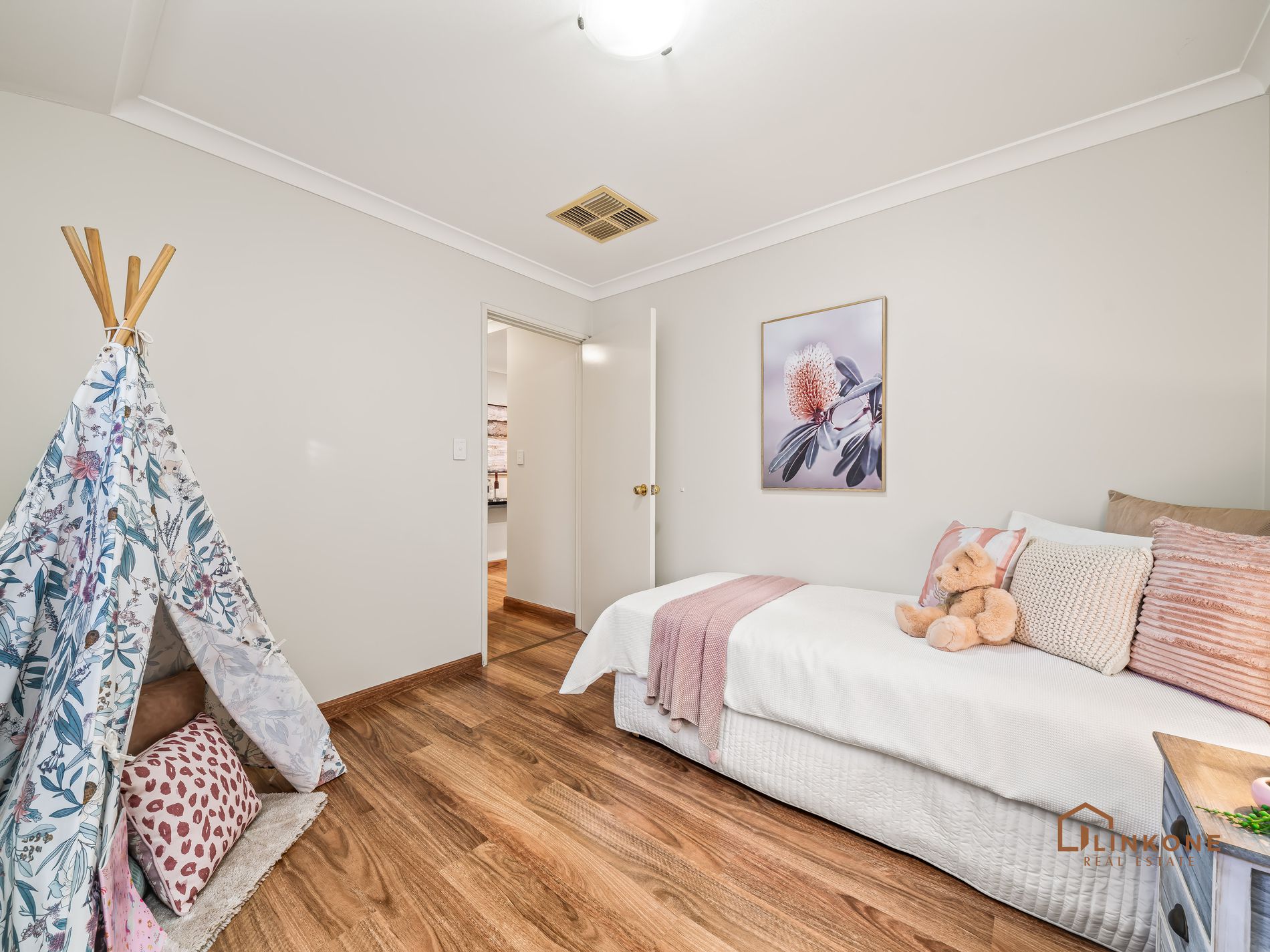 2 / 94 Hobbs Avenue, Como