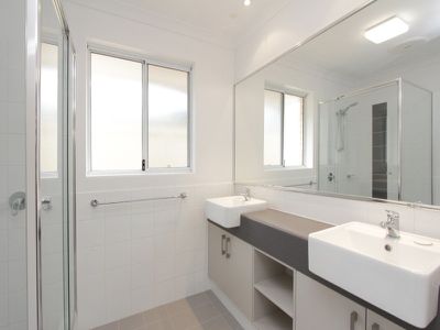 4 / 58 Central Avenue, Redcliffe