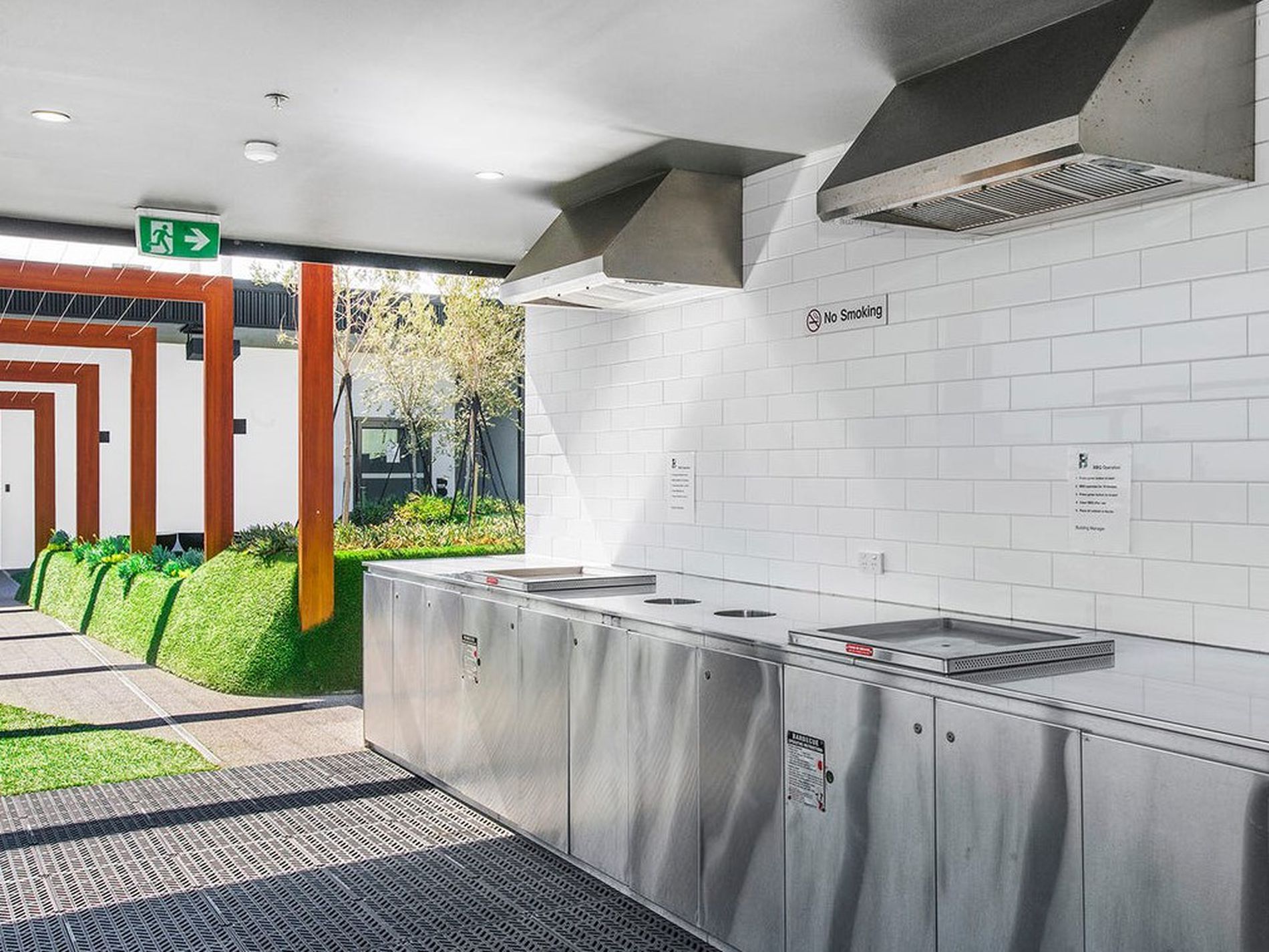 2111 / 28 Bouverie Street, Carlton