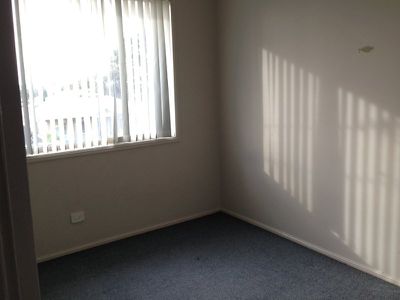 1 / 63 Parkes Street, Oak Flats