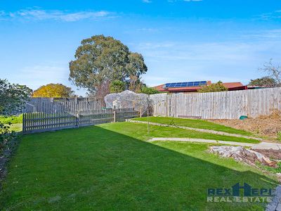 45 Green Valley Crescent, Hampton Park