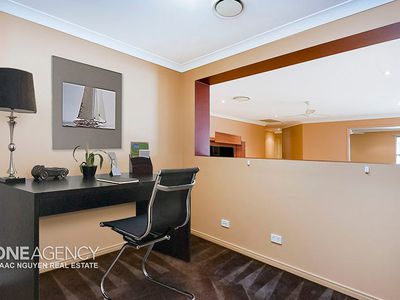 13 The Crescent, Underwood
