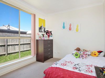 4 / 96-98 Thames Boulevard, Werribee