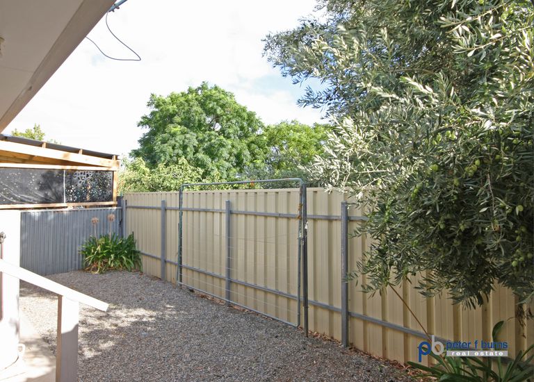 2 / 2 Storey Avenue, Aldinga Beach