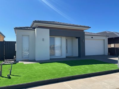 27 Vogue Drive, Wyndham Vale