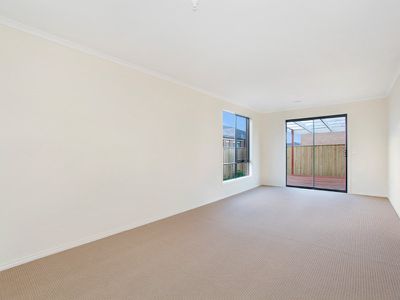 20 Valencia Circuit, Cranbourne