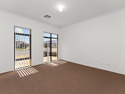 21 Tidal Drive, Port Kennedy